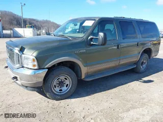 2001 Ford Excursion Limited with VIN 1FMNU43S21EA39638, listed as a IAAI auction lot 41817300 with 191,354 mi miles. Bid and sale history available at carsss.com. Image 2.