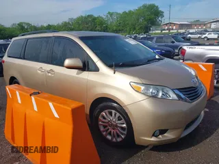 2013 Toyota Sienna XLE AAS with VIN 5TDYK3DC5DS331291, listed as a IAAI auction lot 42090586 with 176,711 mi miles and . Bid and sale history available at carsss.com. Image 13.