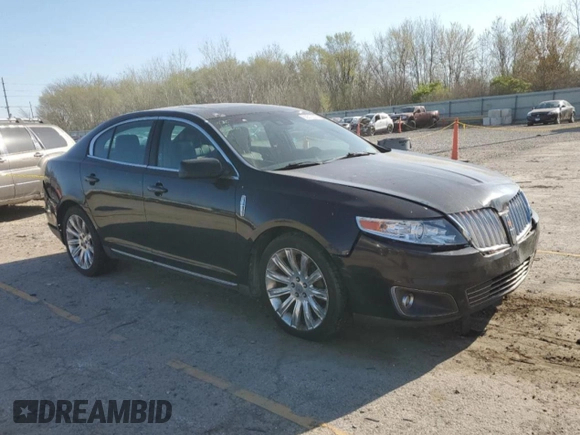 2011 Lincoln MKS z VIN 1LNHL9DR1BG607036, wystawiony jako Copart lot #53512305 z przebiegiem 159 921 mil mil oraz Szkoda całkowita • Salvage title. Historia ofert i sprzedaży dostępna na DreamBid. Obrazek 4.