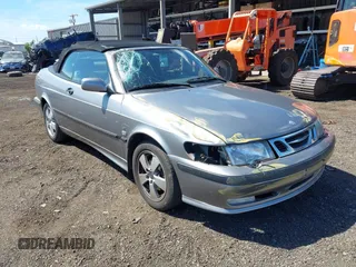 2002 Saab 9-3 SE z VIN YS3DF78K727009327, wystawiony jako IAAI lot #41839157 z przebiegiem 88 140 mil mil oraz . Historia ofert i sprzedaży dostępna na DreamBid. Obrazek 6.