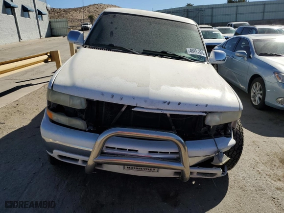 2002 Chevrolet Silverado 1500 LS with VIN 1GCEK19T22E244886, listed as a Copart auction lot 46494385 with 216,739 mi miles and Salvage Title. Bid and sale history available at carsss.com. Image 5.