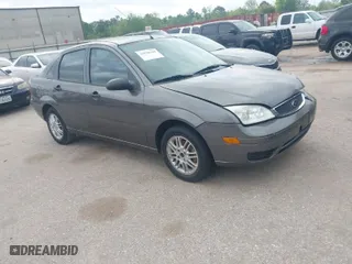 2007 Ford Focus S with VIN 1FAFP34N97W222420, listed as a IAAI auction lot 41938444 with 49,080 mi miles. Bid and sale history available at carsss.com. Image 1.