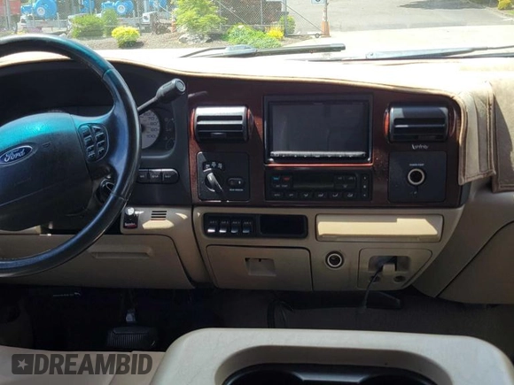 2005 Ford F-250 XL с VIN 1FTSW21P55EC70561, выставлен на аукционе Copart как лот 58500605 с пробегом 122 723 миль миль и На запчасти • Non repairable. История ставок и продаж доступна на DreamBid. Изображение 9.