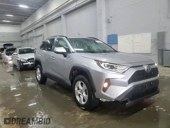 2020 Toyota RAV4 Hybrid XLE with VIN 2T3R6RFV1LW001235, listed as a Copart auction lot 56818635 with 105,234 mi miles and Salvage title. Bid and sale history available at DreamBid. Image 14.