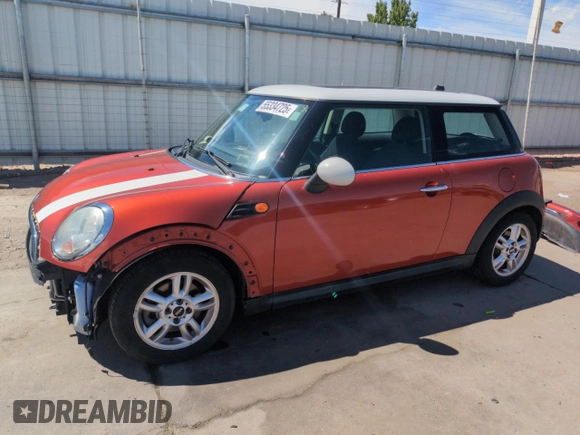 2011 MINI Hardtop z VIN WMWSU3C58BT252888, wystawiony jako Copart lot #55334725 z przebiegiem 59 701 mil mil oraz Szkody całkowita. Historia ofert i sprzedaży dostępna na DreamBid. Obrazek 1.