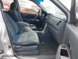 2006 Honda Pilot LX with VIN 2HKYF18156H527449, listed as a IAAI auction lot 42097170 with 178,983 mi miles. Bid and sale history available at carsss.com. Image 5.