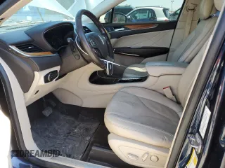 2017 Lincoln MKC Select z VIN 5LMCJ2D99HUL00633, wystawiony jako Copart lot #48498295 z przebiegiem 122 621 mil mil oraz Nie do naprawy. Historia ofert i sprzedaży dostępna na DreamBid. Obrazek 7.