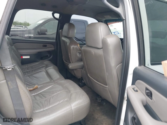 2001 Chevrolet Tahoe LT with VIN 1GNEC13T71R212889, listed as a IAAI auction lot 41917362 with 224,406 mi miles. Bid and sale history available at carsss.com. Image 8.