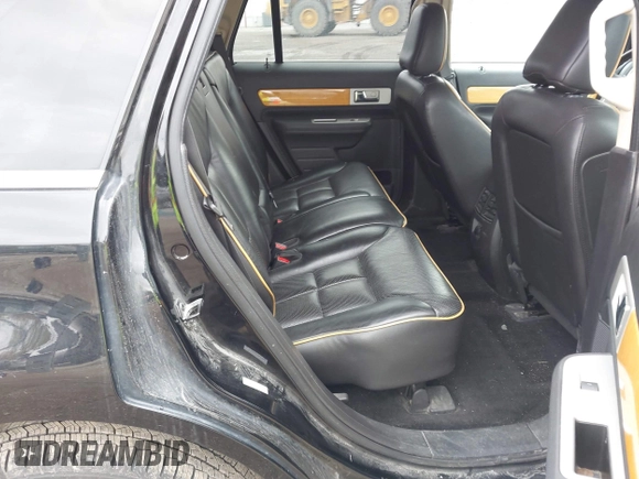 2008 Lincoln MKX z VIN 2LMDU88CX8BJ33894, wystawiony jako IAAI lot #42062310 z przebiegiem 254 077 mil mil oraz . Historia ofert i sprzedaży dostępna na DreamBid. Obrazek 8.