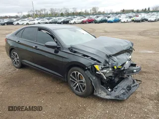 2024 Volkswagen Jetta Sport z VIN 3VWBM7BU8RM013253, wystawiony jako IAAI lot #42073239 z przebiegiem 20 345 mil mil oraz . Historia ofert i sprzedaży dostępna na DreamBid. Obrazek 1.