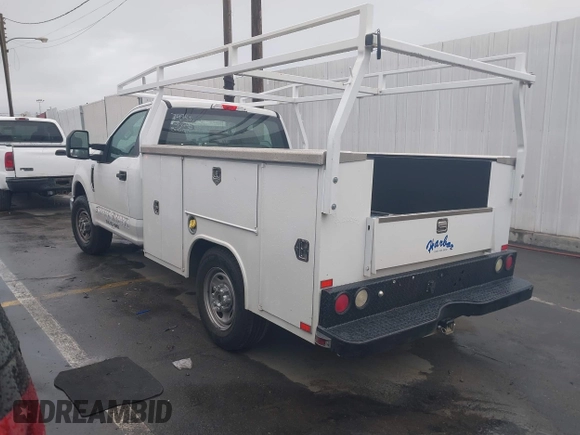 2019 Ford Super Duty F-250 SRW XL with VIN 1FDBF2A60KEC36428, listed as a IAAI auction lot 41735313 with 1 mi miles. Bid and sale history available at carsss.com. Image 3.