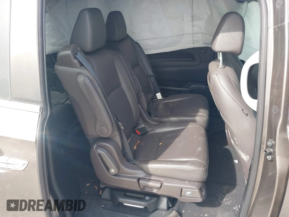 2018 Honda Odyssey Touring with VIN 5FNRL6H83JB008463, listed as a IAAI auction lot 41805044 with 65,001 mi miles. Bid and sale history available at carsss.com. Image 8.