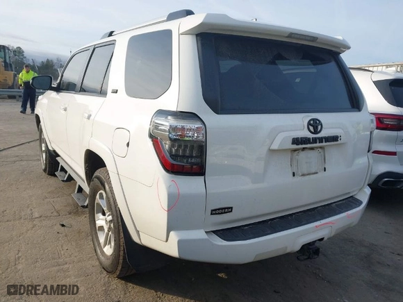 2021 Toyota 4Runner SR5 with VIN JTEEU5JR3M5239888, listed as a IAAI auction lot 41503559 with 154,147 mi miles. Bid and sale history available at carsss.com. Image 3.