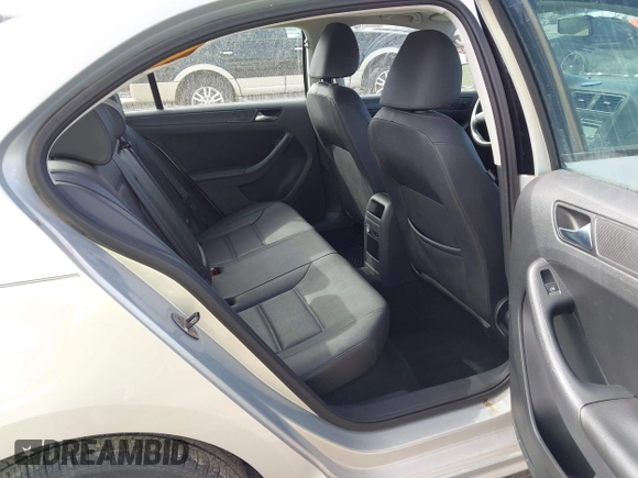 2011 Volkswagen Jetta SE with VIN 3VWDZ7AJXBM098328, listed as a IAAI auction lot 41819874 with 133,877 mi miles and . Bid and sale history available at DreamBid. Image 8.
