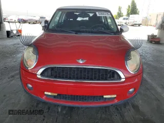 2007 MINI Hardtop with VIN WMWMF33587TT50877, listed as a Copart auction lot 63683795 with 105,078 mi miles and Clean title. Bid and sale history available at DreamBid. Image 5.