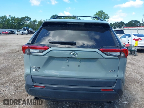 2021 Toyota RAV4 XLE Premium z VIN 2T3C1RFVXMW184382, wystawiony jako IAAI lot #40343908 z przebiegiem 58 594 mil mil oraz . Historia ofert i sprzedaży dostępna na DreamBid. Obrazek 17.