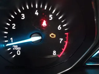 2017 Ford Escape SE z VIN 1FMCU0GD9HUD67764, wystawiony jako IAAI lot #42566602 z przebiegiem 111 244 mil mil oraz . Historia ofert i sprzedaży dostępna na DreamBid. Obrazek 1.