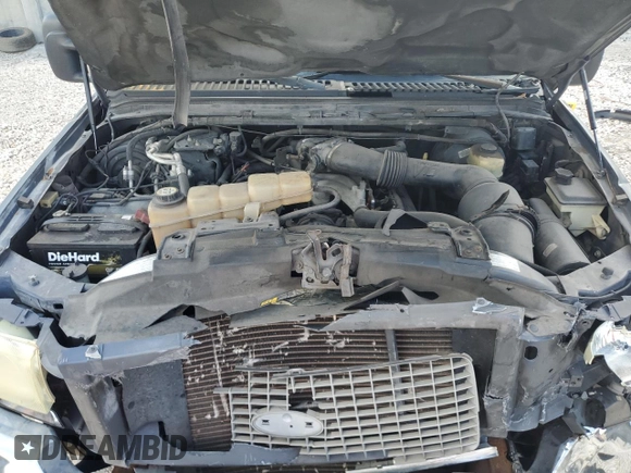 2003 Ford Excursion Special Serv z VIN 1FMNU41S13EC23961, wystawiony jako Copart lot #56982865 z przebiegiem 180 123 mil mil oraz Szkoda całkowita • Salvage title. Historia ofert i sprzedaży dostępna na DreamBid. Obrazek 12.