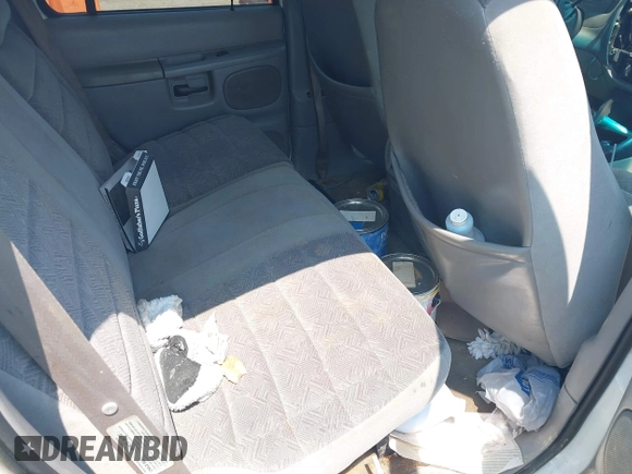 1998 Ford Explorer XL z VIN 1FMZU34E9WZB33911, wystawiony jako IAAI lot #42329782 z przebiegiem 156 654 mil mil oraz . Historia ofert i sprzedaży dostępna na DreamBid. Obrazek 8.