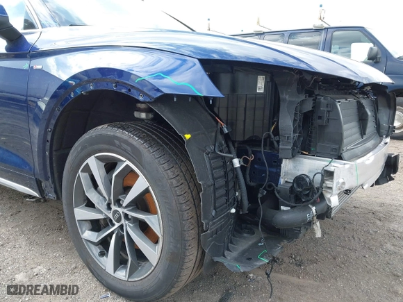 2024 Audi Q5 S line Premium Plus with VIN WA1EAAFY2R2018050, listed as a IAAI auction lot 41887903 with 15,685 mi miles. Bid and sale history available at carsss.com. Image 17.