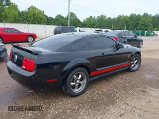 2006 Ford Mustang Standard with VIN 1ZVFT80N965157675, listed as a IAAI auction lot 42472331 with 153,220 mi miles and . Bid and sale history available at DreamBid. Image 4.