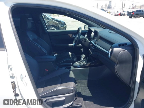 2021 Kia Forte GT-Line with VIN 3KPF34AD8ME284470, listed as a IAAI auction lot 42325550 with 40,600 mi miles and . Bid and sale history available at DreamBid. Image 5.