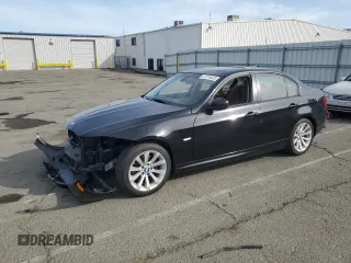 2011 BMW 3 Series 328i с VIN WBAPH5C53BA445287, выставлен на аукционе Copart как лот 57314625 с пробегом 82 026 миль миль и Списание • Salvage title. История ставок и продаж доступна на DreamBid. Изображение 1.