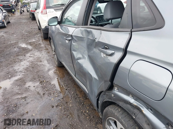 2020 Hyundai Kona Limited with VIN KM8K3CA5XLU396152, listed as a IAAI auction lot 42165576 with 35,260 mi miles. Bid and sale history available at carsss.com. Image 12.