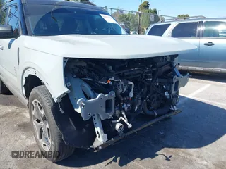 2024 Ford Bronco Sport Outer Banks z VIN 3FMCR9C60RRE22396, wystawiony jako IAAI lot #41671001 z przebiegiem 8 733 mil mil oraz . Historia ofert i sprzedaży dostępna na DreamBid. Obrazek 18.