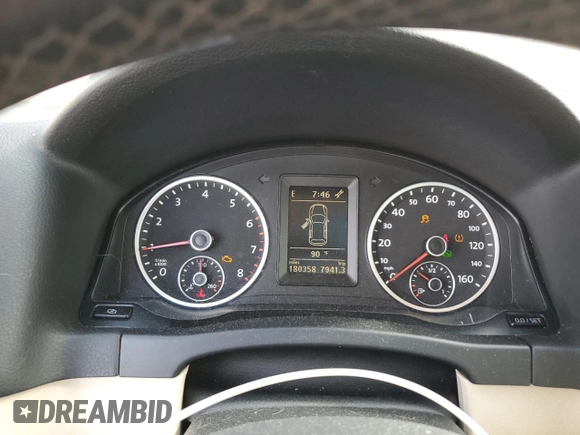 2012 Volkswagen Tiguan SE with VIN WVGAV7AXXCW541290, listed as a Copart auction lot 59353075 with 180,358 mi miles and Clean title. Bid and sale history available at DreamBid. Image 9.