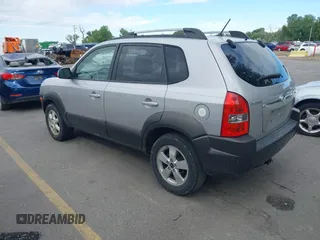 2005 Hyundai Tucson GLS с VIN KM8JN12D35U065352, выставлен на аукционе IAAI как лот 42303445 с пробегом 236 597 миль миль и . История ставок и продаж доступна на DreamBid. Изображение 3.