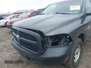 2016 Ram 1500 Tradesman z VIN 1C6RR7ST3GS225175, wystawiony jako IAAI lot #41961672 z przebiegiem 198 673 mil mil oraz . Historia ofert i sprzedaży dostępna na DreamBid. Obrazek 6.