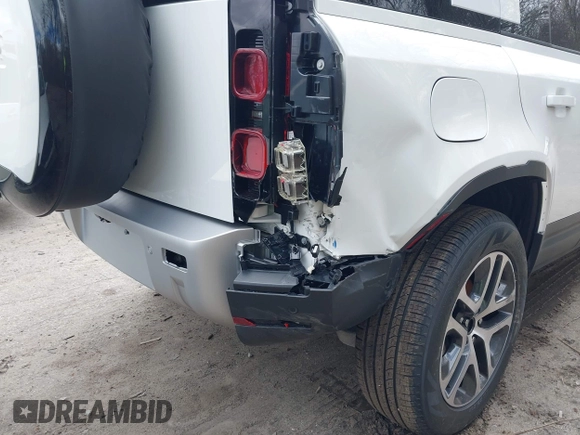 2025 Land Rover Defender S with VIN SALEJ7EX9S2383812, listed as a IAAI auction lot 41941914 with 412 mi miles and . Bid and sale history available at DreamBid. Image 17.