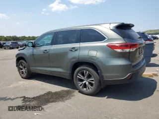 2018 Toyota Highlander LE with VIN 5TDBZRFH7JS876692, listed as a Copart auction lot 63097325 with 95,080 mi miles and Salvage title. Bid and sale history available at DreamBid. Image 2.