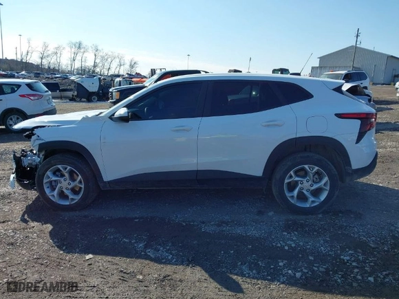 2024 Chevrolet Trax LS with VIN KL77LFE26RC071005, listed as a IAAI auction lot 41223029 with 38,785 mi miles. Bid and sale history available at carsss.com. Image 14.
