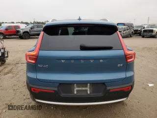 2023 Volvo XC40 Plus Bright Theme with VIN YV4L12UEXP2931841, listed as a Copart auction lot 89308025 with 13,190 mi miles and Salvage Title. Bid and sale history available at carsss.com. Image 6.