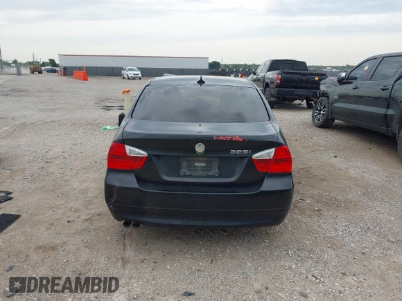2006 BMW 3 Series 325i z VIN WBAVB13576KX67030, wystawiony jako IAAI lot #42386135 z przebiegiem 173 744 mil mil oraz . Historia ofert i sprzedaży dostępna na DreamBid. Obrazek 16.