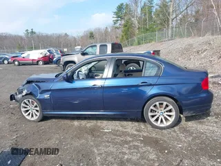 2011 BMW 3 Series 328i xDrive with VIN WBAPK5G52BNN25068, listed as a IAAI auction lot 42033139 with 168,055 mi miles. Bid and sale history available at carsss.com. Image 15.