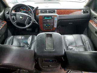 2010 Chevrolet Suburban LT with VIN 1GNUKJE35AR228861, listed as a Copart auction lot 44227355 with 260,524 mi miles and Salvage Title. Bid and sale history available at carsss.com. Image 8.