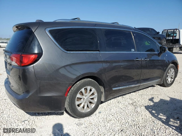 2018 Chrysler Pacifica Touring L with VIN 2C4RC1BG5JR142978, listed as a Copart auction lot 49270205 with NaN miles and Clean Title. Bid and sale history available at carsss.com. Image 3.