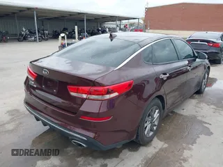 2020 Kia Optima LX z VIN 5XXGT4L37LG402118, wystawiony jako IAAI lot #42137289 z przebiegiem 47 646 mil mil oraz . Historia ofert i sprzedaży dostępna na DreamBid. Obrazek 4.
