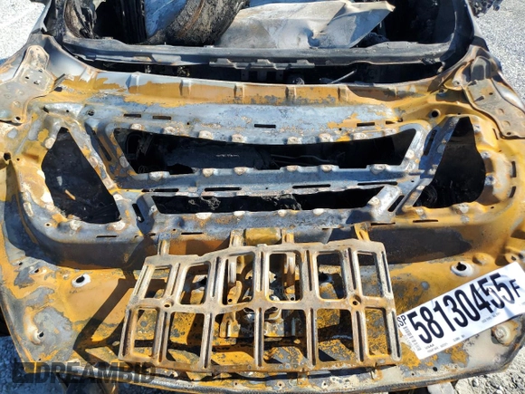 2017 Kia Sorento SXL z VIN 5XYPK4A5XHG312732, wystawiony jako Copart lot #58130455 z przebiegiem Nie podano mil oraz Nie do naprawy • Non repairable. Historia ofert i sprzedaży dostępna na DreamBid. Obrazek 12.