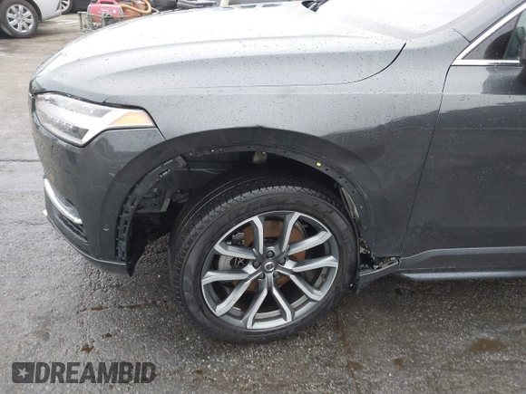 2017 Volvo XC90 Momentum with VIN YV4A22PK0H1173957, listed as a IAAI auction lot 41929842 with 139,322 mi miles. Bid and sale history available at carsss.com. Image 6.