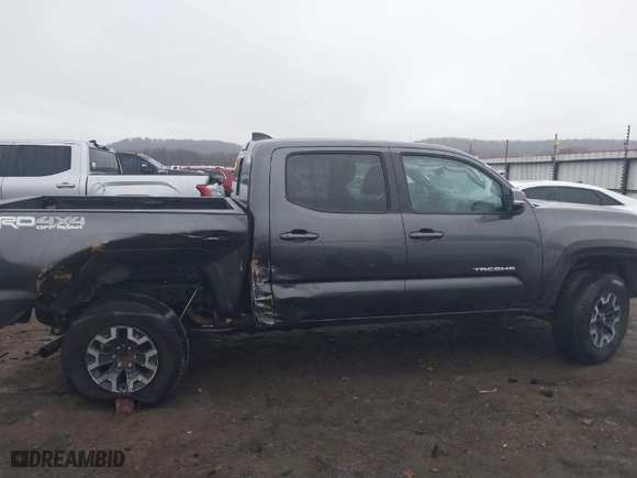 2022 Toyota Tacoma 4WD SR with VIN 3TMCZ5AN4NM476170, listed as a IAAI auction lot 41482149 with 57,126 mi miles. Bid and sale history available at carsss.com. Image 13.