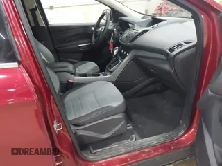 2013 Ford Escape SE z VIN 1FMCU9GX8DUC10980, wystawiony jako IAAI lot #42069613 z przebiegiem 153 890 mil mil oraz . Historia ofert i sprzedaży dostępna na DreamBid. Obrazek 5.