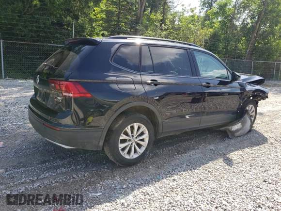 2018 Volkswagen Tiguan S with VIN 3VV0B7AX5JM033302, listed as a Copart auction lot 61534745 with 111,230 mi miles and Salvage title. Bid and sale history available at DreamBid. Image 3.