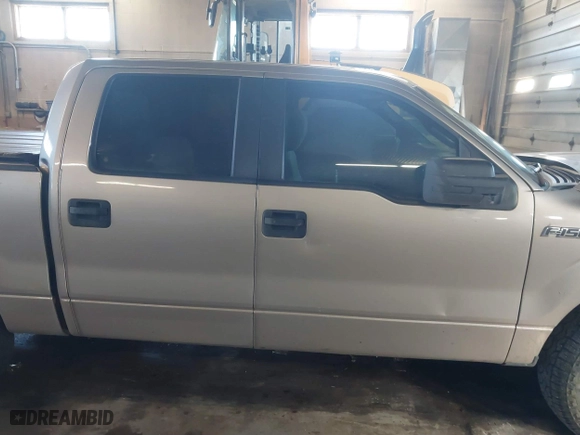 2013 Ford F-150 XL with VIN 1FTEW1CM8DKF66846, listed as a IAAI auction lot 41636606 with 129,161 mi miles. Bid and sale history available at carsss.com. Image 14.