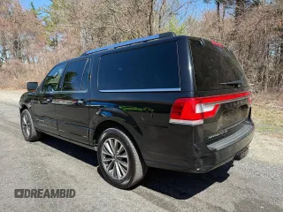 2017 Lincoln Navigator Select z VIN 5LMJJ3JT3HEL09741, wystawiony jako Copart lot #57437295 z przebiegiem 239 777 mil mil oraz Czysty tytuł • Clean title. Historia ofert i sprzedaży dostępna na DreamBid. Obrazek 3.