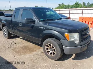 2014 Ford F-150 XL with VIN 1FTFX1CF8EFB46470, listed as a IAAI auction lot 42189447 with 135,285 mi miles. Bid and sale history available at carsss.com. Image 1.