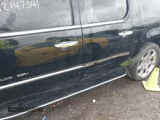 2008 Cadillac Escalade ESV z VIN 1GYFK66868R157098, wystawiony jako IAAI lot #42147341 z przebiegiem 177 624 mil mil oraz . Historia ofert i sprzedaży dostępna na DreamBid. Obrazek 6.